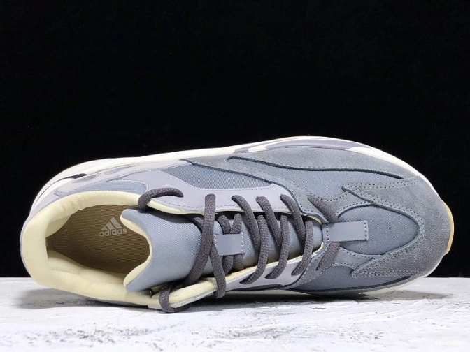 FV9922 700 Boost 'Magnet' v2 Adidas Yeezy 0811